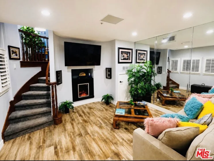 5800 Seawalk Drive #2 photo 8