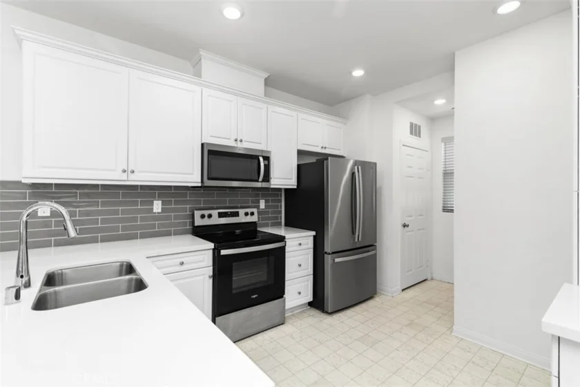 784 N Ethan photo 10