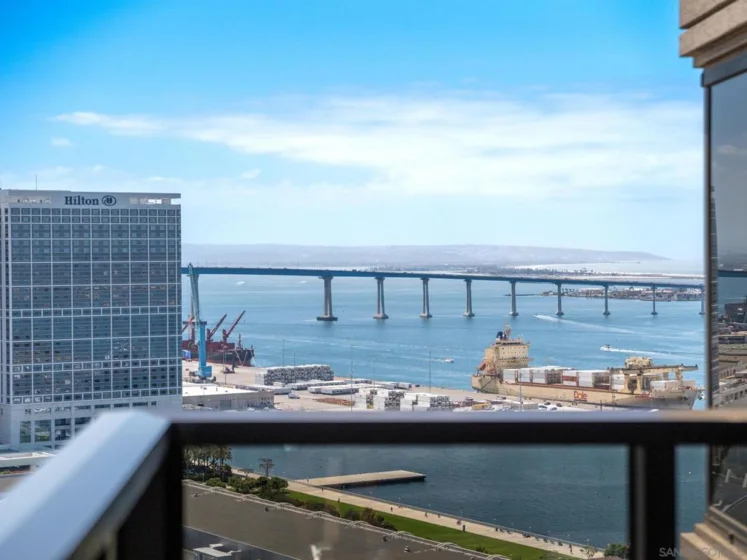 200 Harbor #3001 photo 6