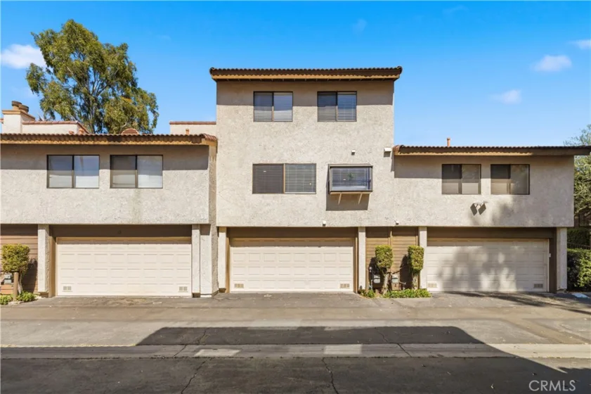 5800 Owensmouth Avenue #14 photo 23