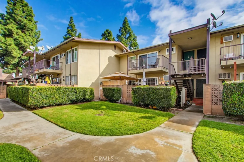 1860 W Glenoaks #L photo 32