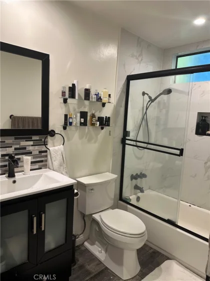18445 Hatteras Street #402 photo 7