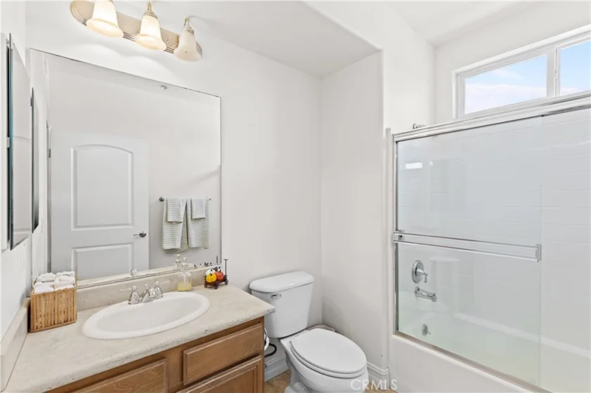 14343 Burbank Boulevard #301 photo 8
