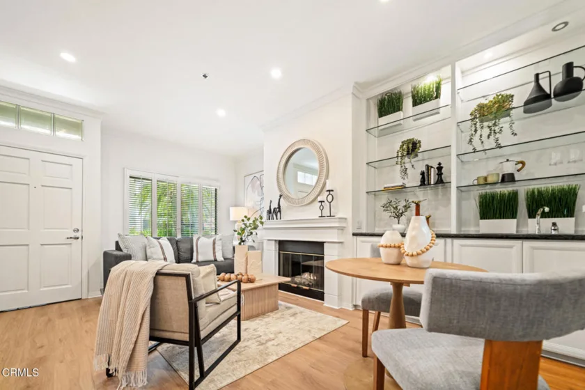 111 S Oak Knoll Avenue #107 photo 12