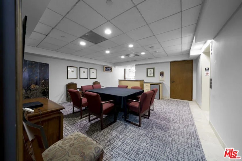 121 S Hope Street #517 photo 9