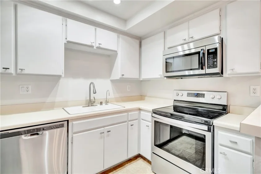 7308 Corbin Avenue #G photo 5