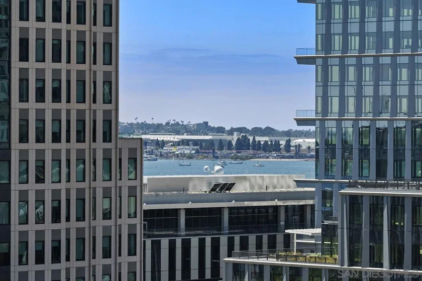700 W Harbor #1205 photo 43