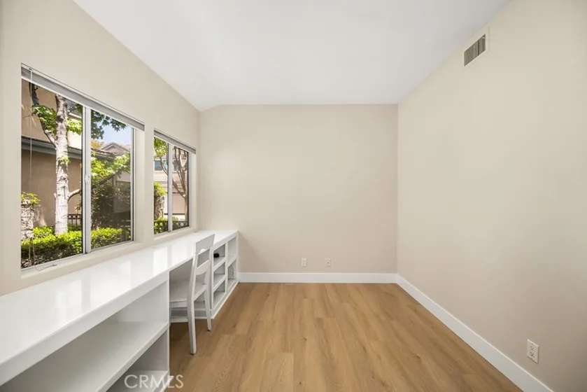 100 Stoney Pointe photo 16