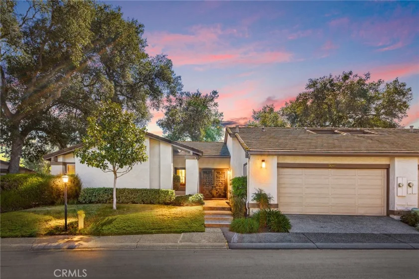 38260 Oaktree photo 1