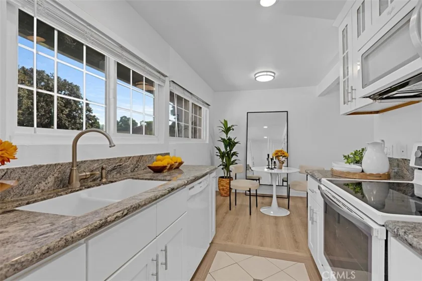 254 Streamwood photo 17