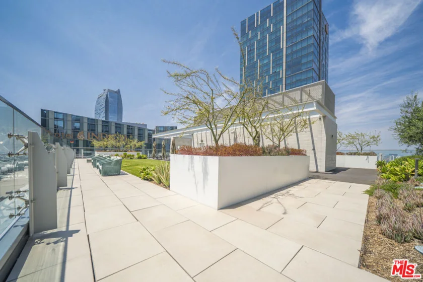877 Francisco Street #1208 photo 23