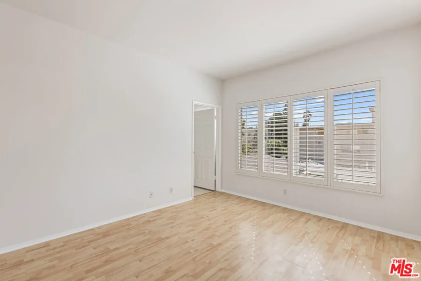 1930 S Beverly Glen Boulevard #306 photo 20