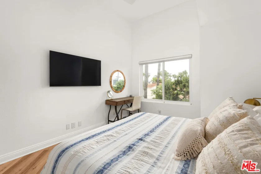 1200 Pacific Coast Highway #305 photo 15