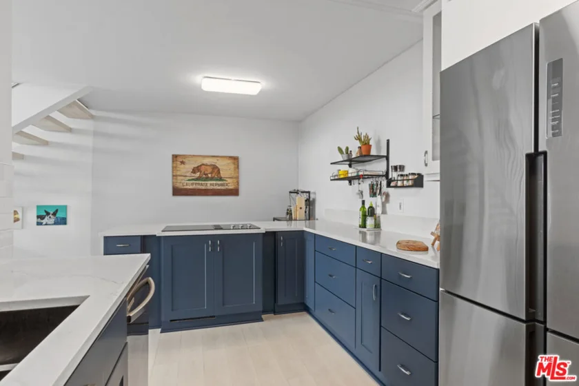 2385 Roscomare Road #F10 photo 33