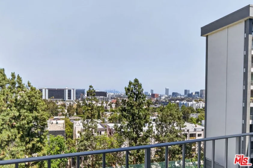 100 S Doheny Drive #719 photo 36