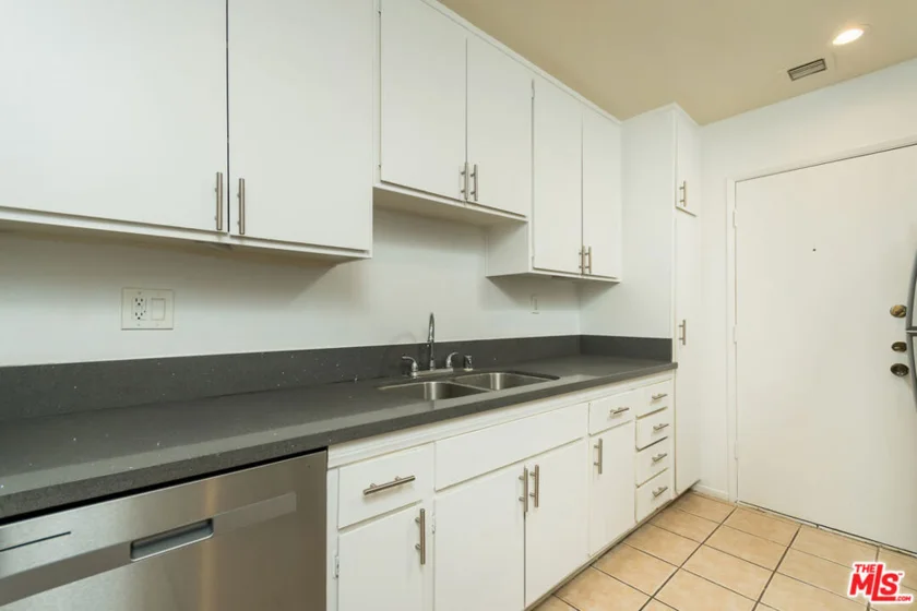 1115 S Elm Drive #207 photo 7