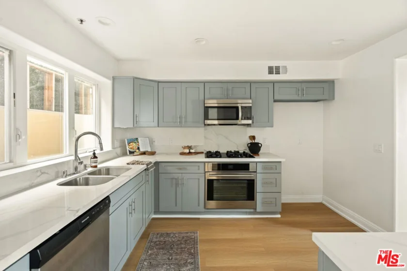 11982 Mayfield Avenue #D photo 6