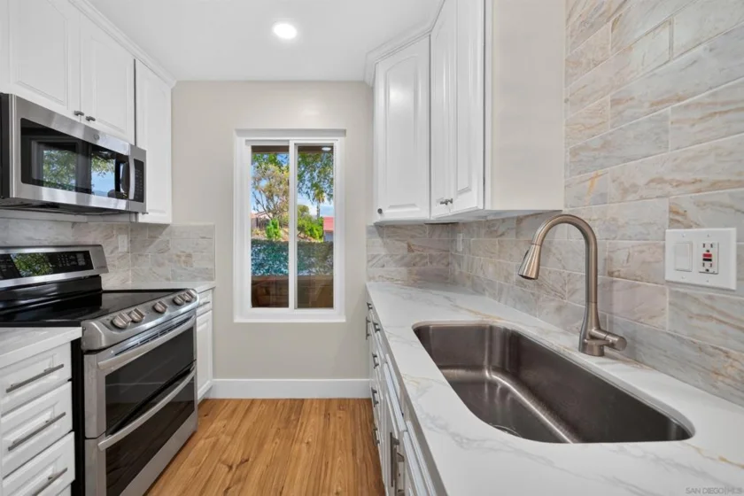 8318 Panorama Ridge Court photo 10