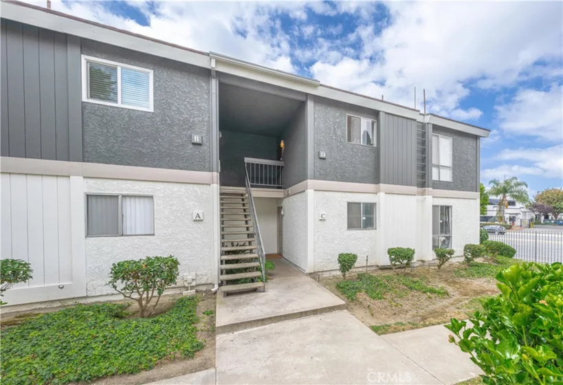 2803 S Fairview #C photo 4