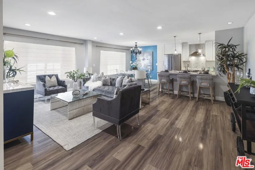 4521 Colbath Avenue #102 photo 1
