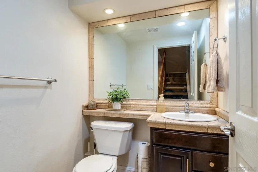 310 Sun Court photo 12