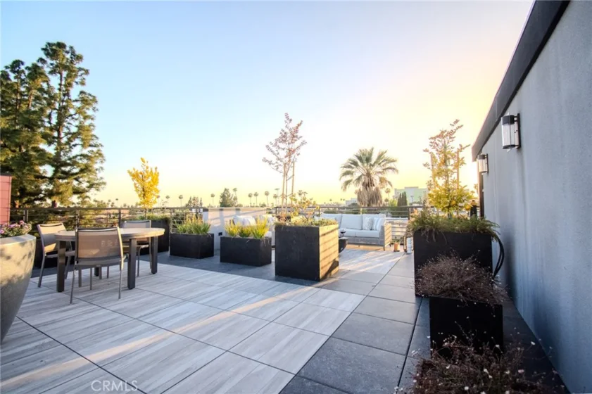 150 S Oak Knoll #103 photo 19
