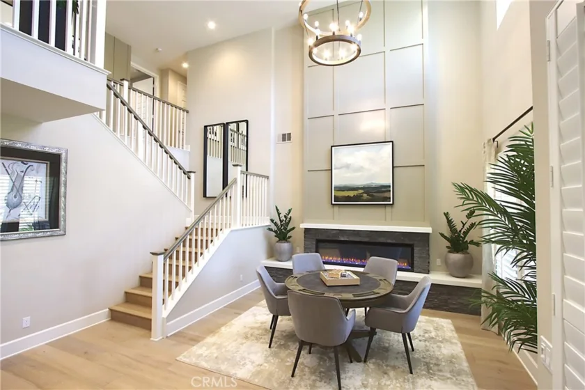 39789 Larkspur photo 2