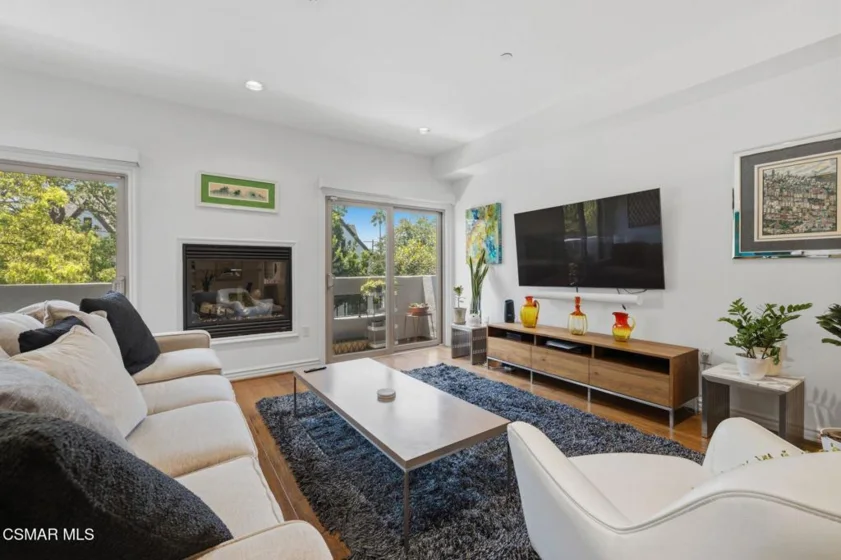 1410 N Curson Avenue #202 photo 9