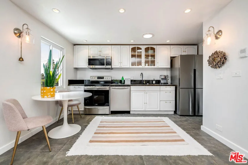 445 Washington Boulevard #10 photo 7