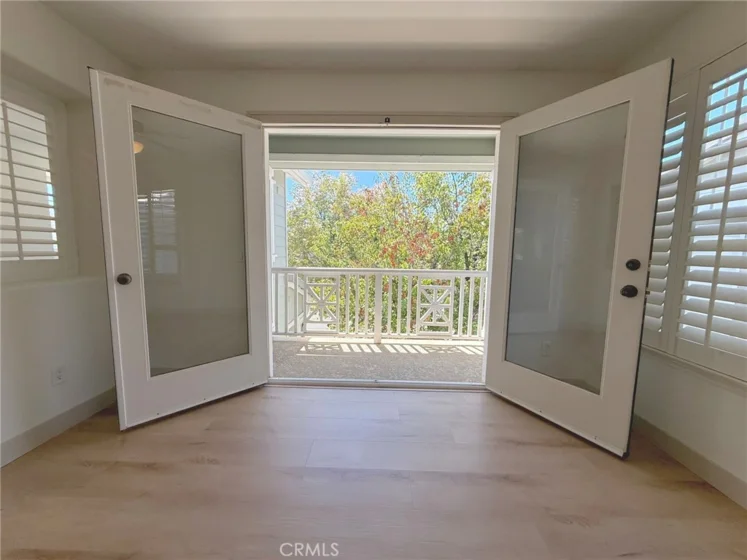 28910 Newport photo 27
