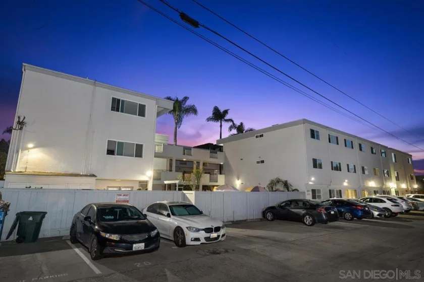 1030 Robinson Avenue #210 photo 23