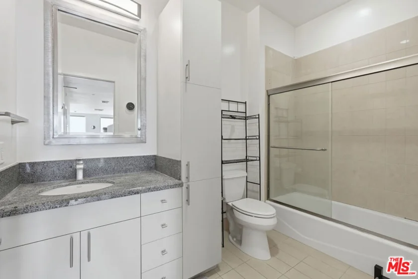 3810 Wilshire Boulevard #1609 photo 10