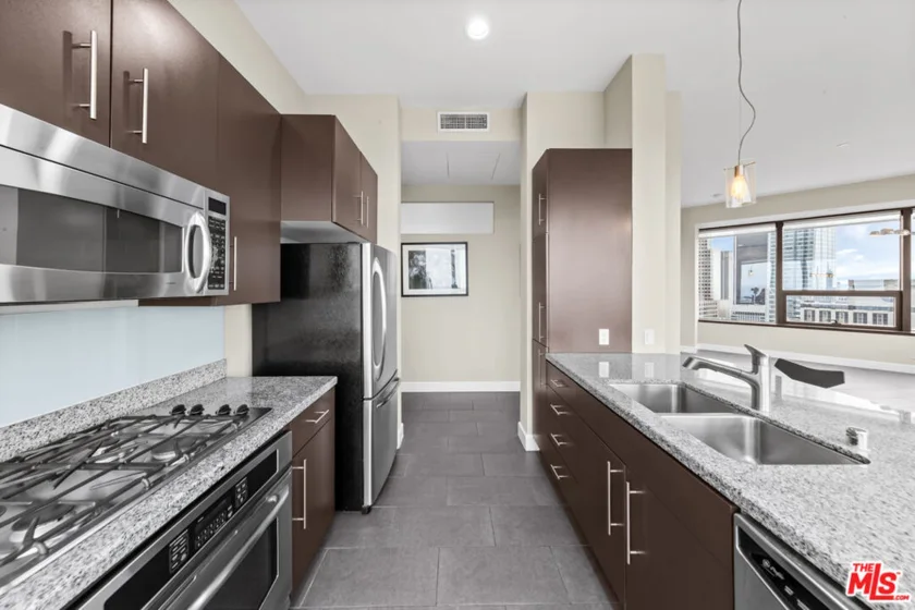 1100 Wilshire Boulevard #2411 photo 29