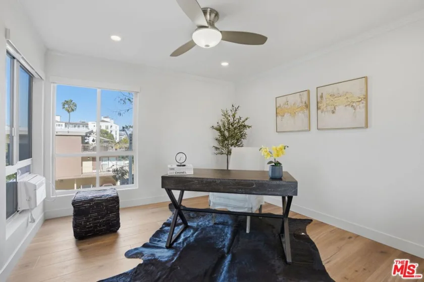 8400 De Longpre Avenue #209 photo 10