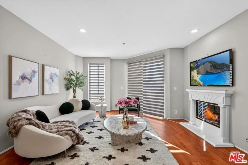 333 Westminster Avenue #405 photo 1
