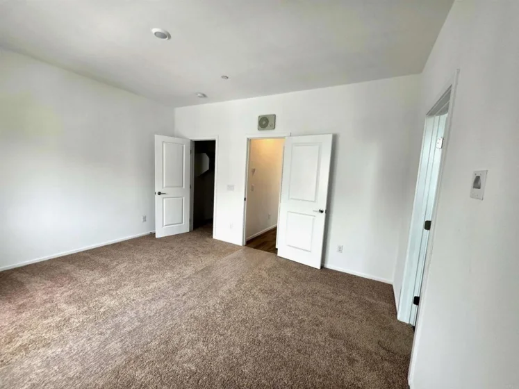 4954 Ocean View Boulevard photo 12