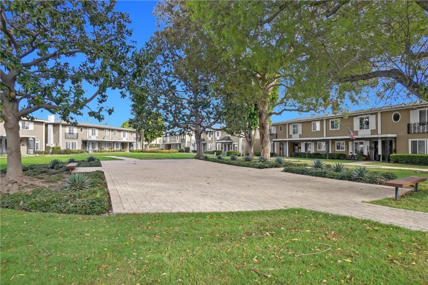 1422 Deauville Place photo 12
