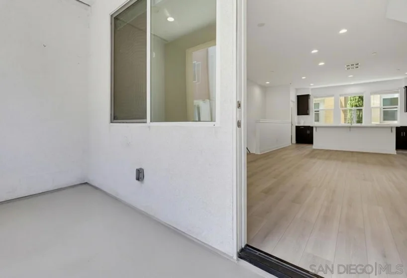 745 Shoreline Road photo 22