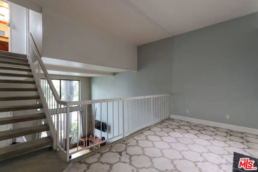 11753 Mayfield Avenue #7 photo 17