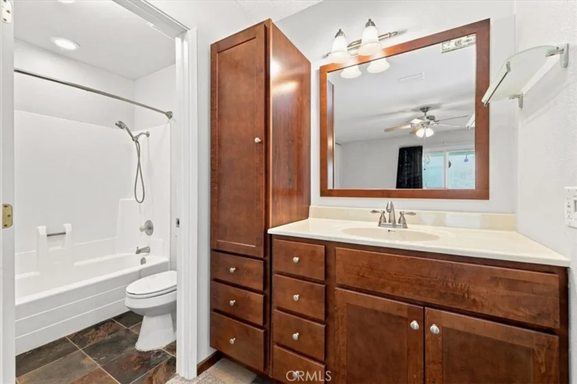 1304 Camelot Drive photo 30
