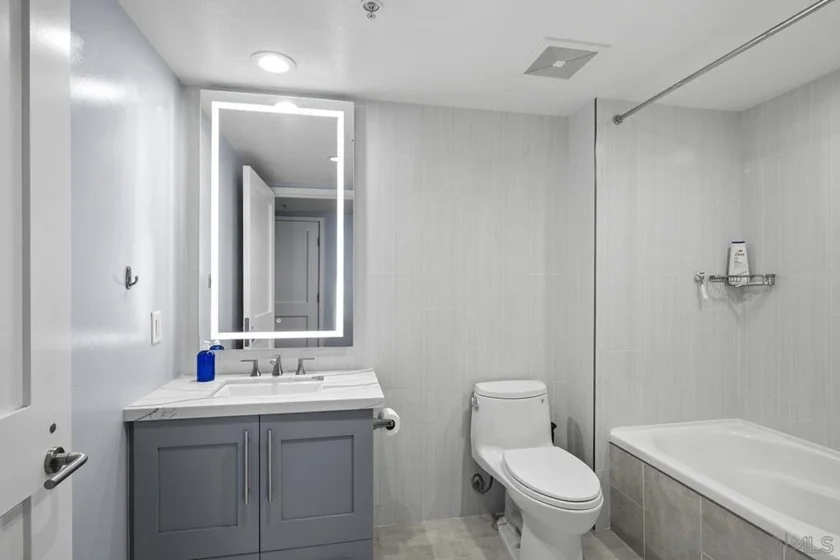 700 W E Street #2903 photo 41