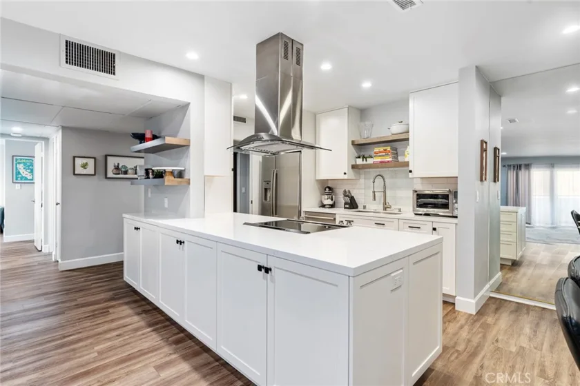 5454 Zelzah Avenue #312 photo 1