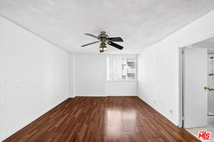 540 Kelton Avenue #402 photo 17
