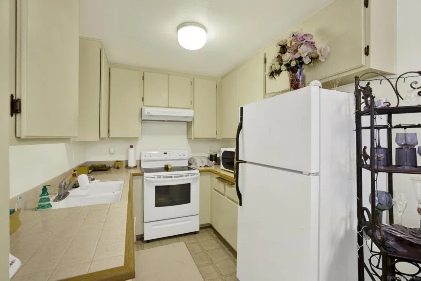 6330 Genesee Avenue #209 photo 7