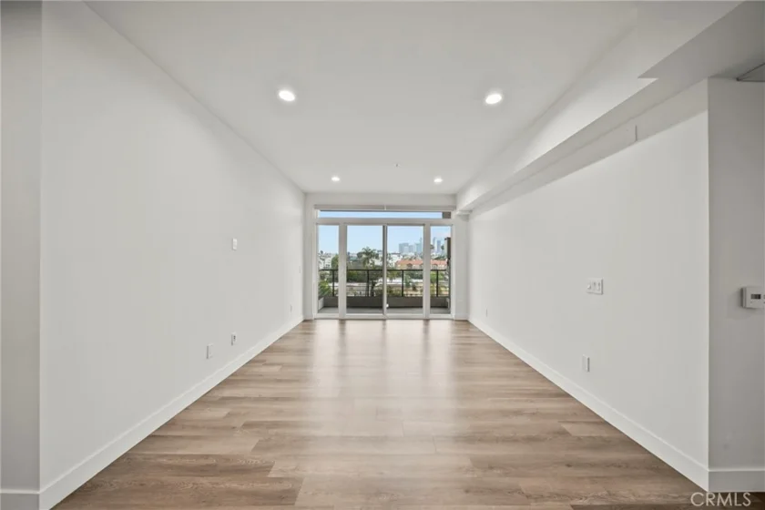 900 S Kenmore Avenue #504 photo 24
