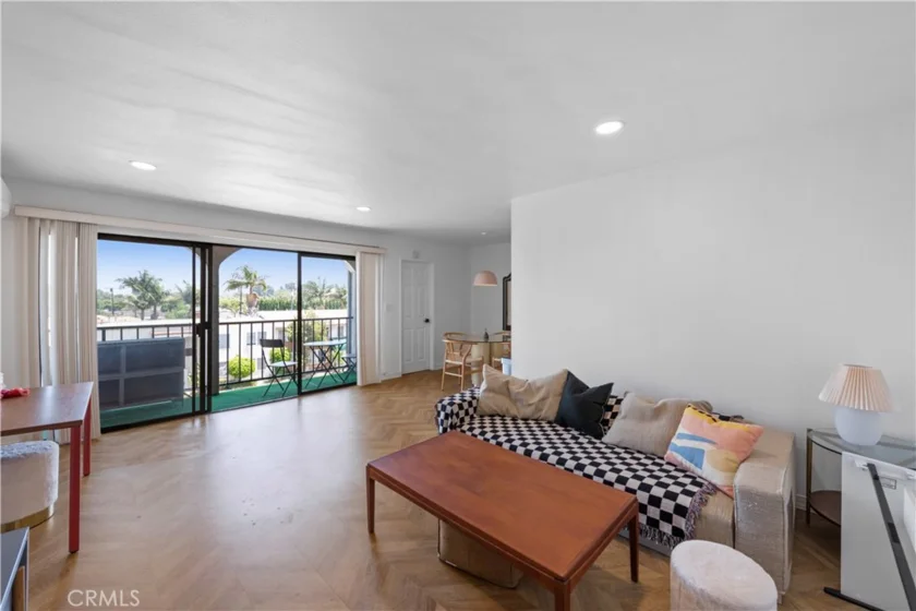 4595 California Avenue #402 photo 1