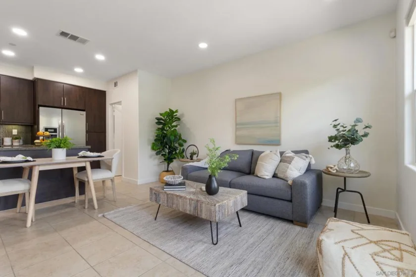 2104 Cosmo Way photo 17