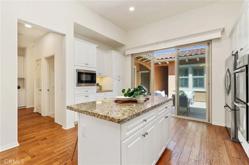 31 Roycroft photo 10