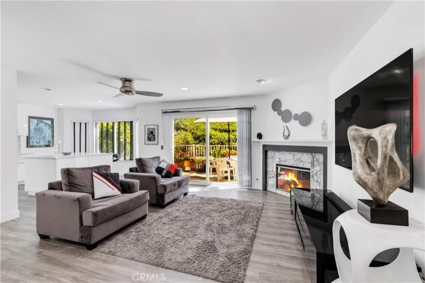 27408 Hyatt Court photo 16