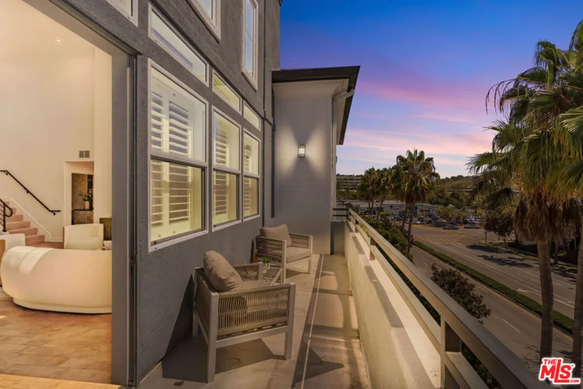 7100 Playa Vista Drive #402 photo 1